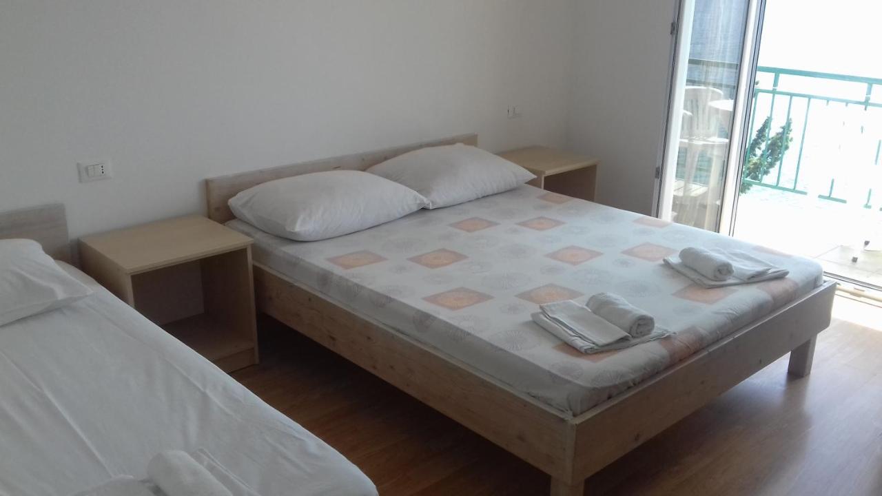 Apartmani M&M Brist Bagian luar foto